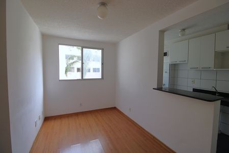 Sala de apartamento para alugar com 2 quartos, 40m² em Guadalupe, Rio de Janeiro