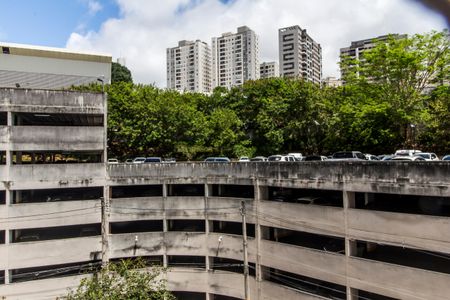 Apartamento à venda com 72m², 2 quartos e 1 vaga Apartamento à venda com 72m², 2 quartos e 1 vagaVista da Varanda