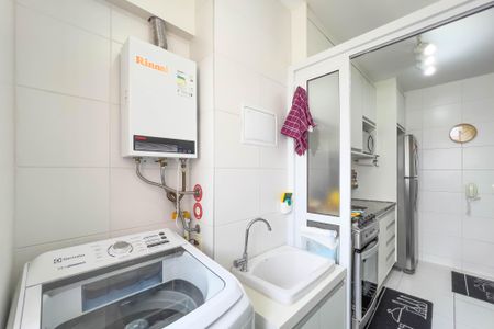 Apartamento à venda com 56m², 2 quartos e 1 vagaCozinha e área de serviço 