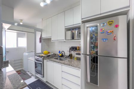 Apartamento à venda com 56m², 2 quartos e 1 vagaCozinha e área de serviço 