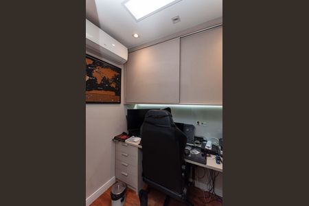 Apartamento à venda com 170m², 3 quartos e 3 vagas Apartamento à venda com 170m², 3 quartos e 3 vagasHome Office