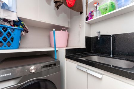 Apartamento à venda com 170m², 3 quartos e 3 vagas Apartamento à venda com 170m², 3 quartos e 3 vagasÁrea de Serviço