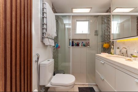 Apartamento à venda com 170m², 3 quartos e 3 vagas Apartamento à venda com 170m², 3 quartos e 3 vagasBanheiro do quarto 1 Suíte