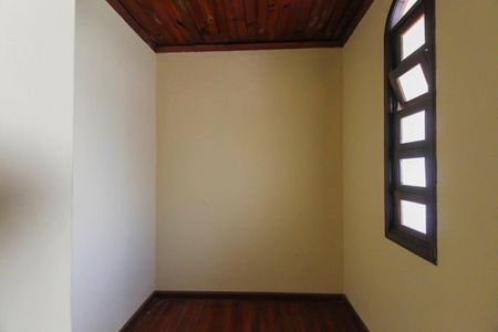 Casa para alugar com 150m², 2 quartos e 1 vaga Casa para alugar com 150m², 2 quartos e 1 vagaCloset do quarto 1