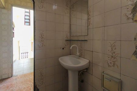 Casa para alugar com 150m², 2 quartos e 1 vaga Casa para alugar com 150m², 2 quartos e 1 vagaBanheiro de Serviço