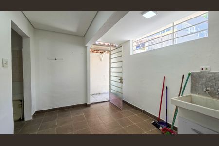 Casa para alugar com 105m², 2 quartos e 2 vagas Casa para alugar com 105m², 2 quartos e 2 vagasÁrea de Serviço