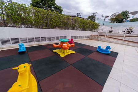 Apartamento à venda com 59m², 2 quartos e 1 vaga Apartamento à venda com 59m², 2 quartos e 1 vagaÁrea comum - Playground