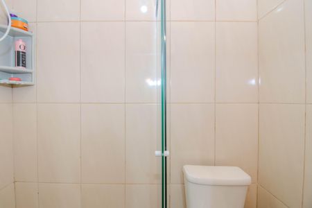 Casa à venda com 130m², 2 quartos e 4 vagas Casa à venda com 130m², 2 quartos e 4 vagasBanheiro da Suíte