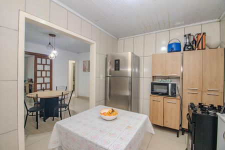 Casa à venda com 130m², 2 quartos e 4 vagas Casa à venda com 130m², 2 quartos e 4 vagasCozinha