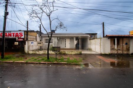 Casa à venda com 130m², 2 quartos e 4 vagas Casa à venda com 130m², 2 quartos e 4 vagasFachada