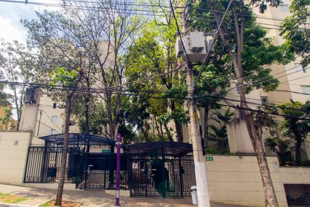 Apartamento para alugar com 47m², 2 quartos e 1 vaga Apartamento para alugar com 47m², 2 quartos e 1 vagaFachada