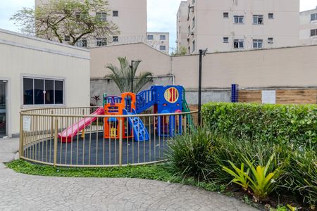 Apartamento para alugar com 42m², 2 quartos e 1 vaga Apartamento para alugar com 42m², 2 quartos e 1 vagaÁrea comum - Playground