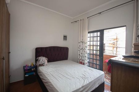 Casa à venda com 240m², 5 quartos e sem vaga Casa à venda com 240m², 5 quartos e sem vagaQuarto 1