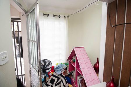 Casa à venda com 240m², 5 quartos e sem vaga Casa à venda com 240m², 5 quartos e sem vagaSala casa 3