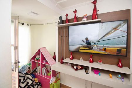 Casa à venda com 240m², 5 quartos e sem vaga Casa à venda com 240m², 5 quartos e sem vagaSala casa 3