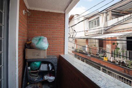 Casa à venda com 240m², 5 quartos e sem vaga Casa à venda com 240m², 5 quartos e sem vagaVaranda