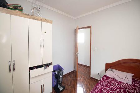 Casa à venda com 240m², 5 quartos e sem vaga Casa à venda com 240m², 5 quartos e sem vagaQuarto 3 casa 1