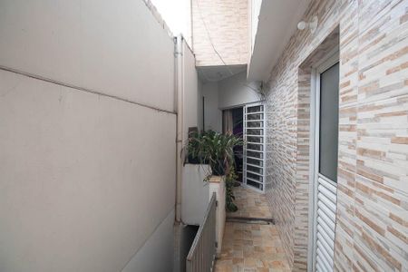 Casa à venda com 240m², 5 quartos e sem vaga Casa à venda com 240m², 5 quartos e sem vagaVaranda