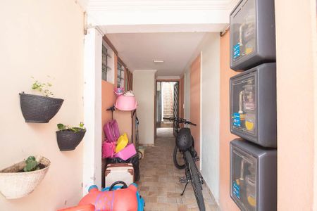 Casa à venda com 240m², 5 quartos e sem vaga Casa à venda com 240m², 5 quartos e sem vagaEntrada