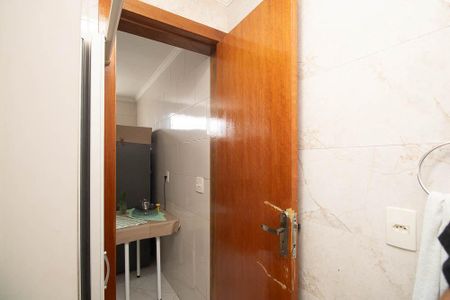 Casa à venda com 240m², 5 quartos e sem vaga Casa à venda com 240m², 5 quartos e sem vagaBanheiro casa 2