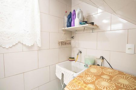 Casa à venda com 240m², 5 quartos e sem vaga Casa à venda com 240m², 5 quartos e sem vagaÁrea de Serviço casa 2