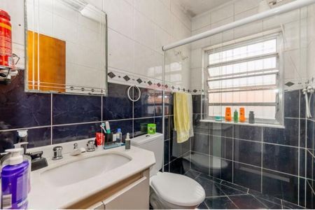 Casa à venda com 3 quartos, 305m² em Vila Lucia Elvira, São Paulo