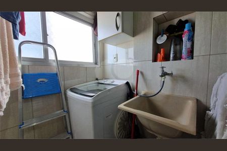 Apartamento à venda com 2 quartos, 53m² em Vila Carmosina, São Paulo