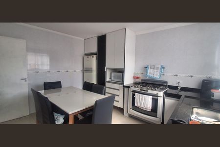 Casa à venda com 300m², 3 quartos e 3 vagas Casa à venda com 300m², 3 quartos e 3 vagasCozinha