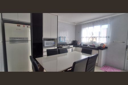 Casa à venda com 300m², 3 quartos e 3 vagas Casa à venda com 300m², 3 quartos e 3 vagasCozinha