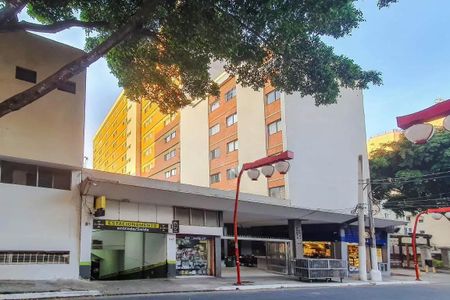 Apartamento para alugar com 64m², 2 quartos e sem vagaFachada