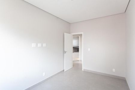 Casa à venda com 1000m², 4 quartos e 10 vagas Casa à venda com 1000m², 4 quartos e 10 vagasQuarto 2
