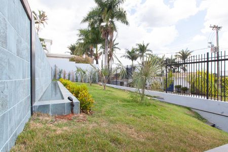 Casa à venda com 1000m², 4 quartos e 10 vagas Casa à venda com 1000m², 4 quartos e 10 vagasJardim