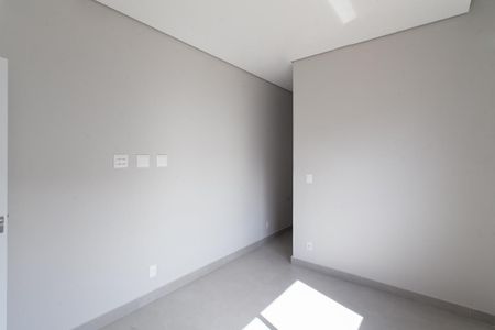 Casa à venda com 1000m², 4 quartos e 10 vagas Casa à venda com 1000m², 4 quartos e 10 vagasSuíte 2