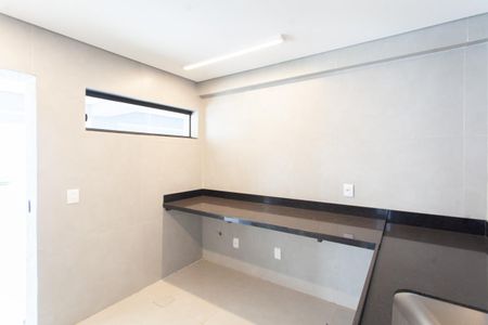 Casa à venda com 1000m², 4 quartos e 10 vagas Casa à venda com 1000m², 4 quartos e 10 vagasÁrea de Serviço