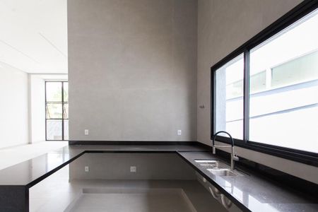 Casa à venda com 1000m², 4 quartos e 10 vagas Casa à venda com 1000m², 4 quartos e 10 vagasCozinha