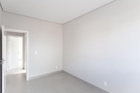 Casa à venda com 1000m², 4 quartos e 10 vagas Casa à venda com 1000m², 4 quartos e 10 vagasQuarto 2
