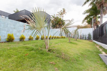 Casa à venda com 1000m², 4 quartos e 10 vagas Casa à venda com 1000m², 4 quartos e 10 vagasJardim
