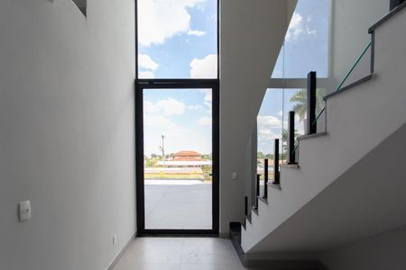 Casa à venda com 1000m², 4 quartos e 10 vagas Casa à venda com 1000m², 4 quartos e 10 vagasHall de entrada