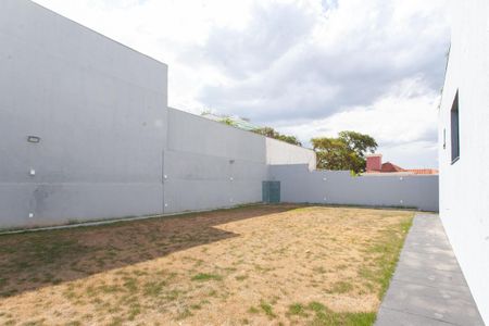 Casa à venda com 1000m², 4 quartos e 10 vagas Casa à venda com 1000m², 4 quartos e 10 vagasQuadra