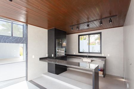 Casa à venda com 1000m², 4 quartos e 10 vagas Casa à venda com 1000m², 4 quartos e 10 vagasEspaço Gourmet