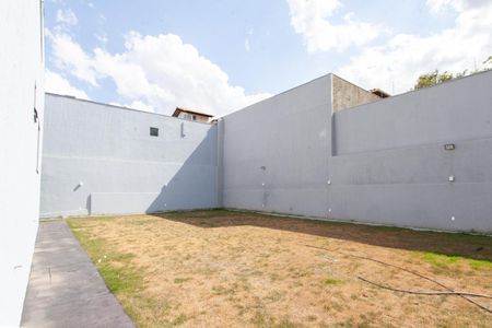 Casa à venda com 1000m², 4 quartos e 10 vagas Casa à venda com 1000m², 4 quartos e 10 vagasQuadra