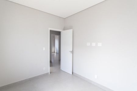 Casa à venda com 1000m², 4 quartos e 10 vagas Casa à venda com 1000m², 4 quartos e 10 vagasSuíte 2