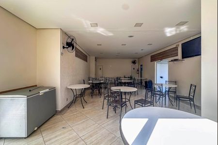 Apartamento à venda com 56m², 2 quartos e 1 vaga Apartamento à venda com 56m², 2 quartos e 1 vagaÁrea comum - Salão de festas