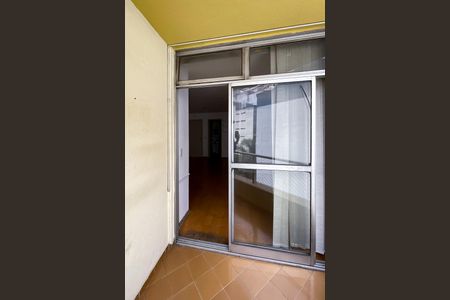 Apartamento para alugar com 32m², 0 quarto e 1 vaga Apartamento para alugar com 32m², 0 quarto e 1 vagaSacada