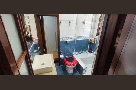 Casa à venda com 164m², 3 quartos e 3 vagas Casa à venda com 164m², 3 quartos e 3 vagasBanheiro da Suíte