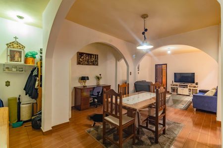 Casa à venda com 200m², 3 quartos e 3 vagas Casa à venda com 200m², 3 quartos e 3 vagasSala