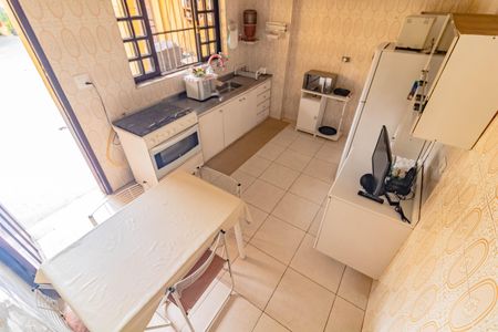 Casa à venda com 200m², 3 quartos e 3 vagas Casa à venda com 200m², 3 quartos e 3 vagasCozinha