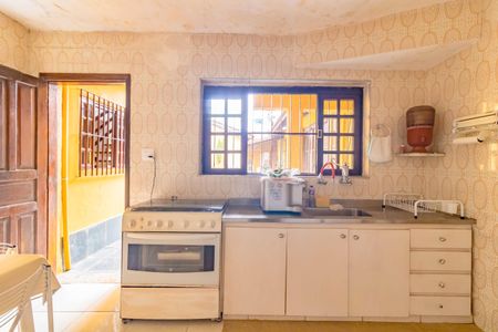 Casa à venda com 200m², 3 quartos e 3 vagas Casa à venda com 200m², 3 quartos e 3 vagasCozinha