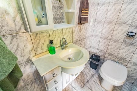 Casa à venda com 200m², 3 quartos e 3 vagas Casa à venda com 200m², 3 quartos e 3 vagasBanheiro Social