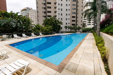 Apartamento para alugar com 140m², 4 quartos e 3 vagas Apartamento para alugar com 140m², 4 quartos e 3 vagasÁrea comum - Piscina
